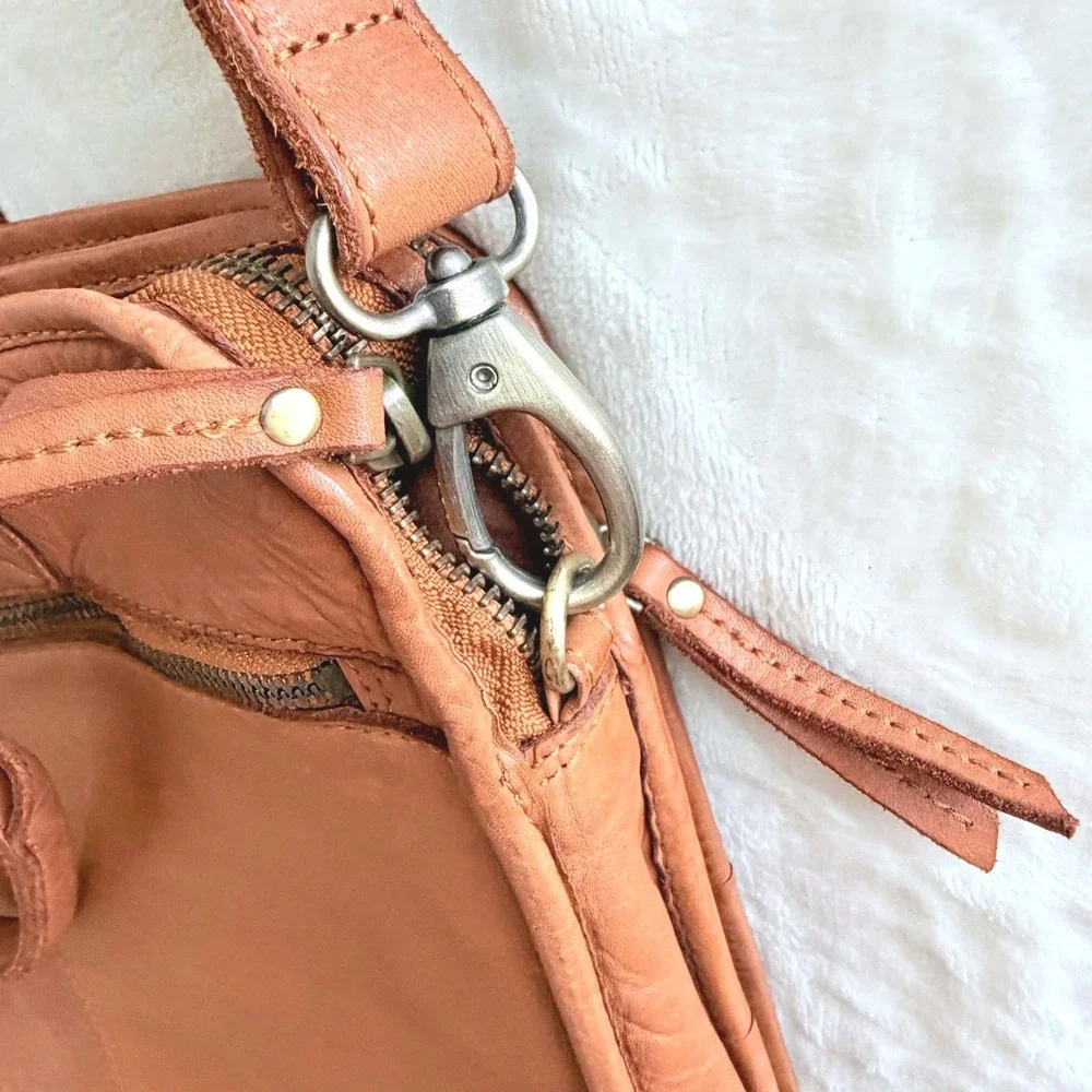 Marta Ponti Portugal Cognac Leather Briefcase Messenger Crossbody Bag Brown